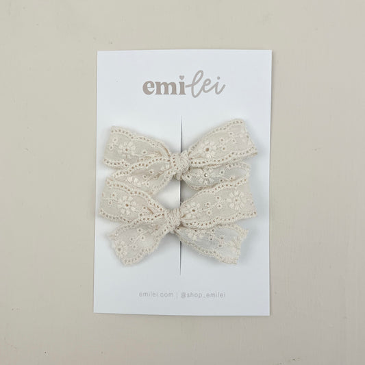 Pigtail Bow Clips - Vintage Cream Lace